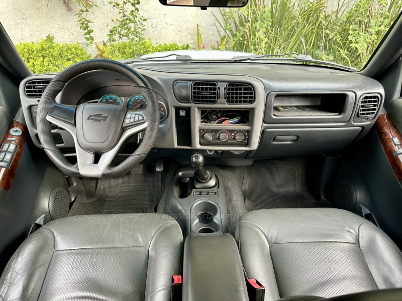 S10 2.4 MPFI EXECUTIVE 4X2 CD 8V FLEX 4P MANUAL - 2010 - SAPIRANGA