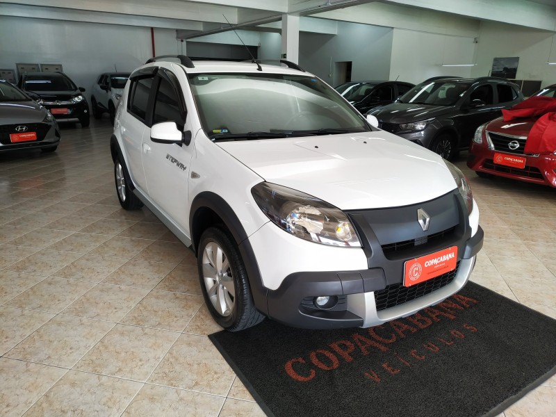 SANDERO 1.6 STEPWAY 8V FLEX 4P MANUAL - 2014 - CAXIAS DO SUL
