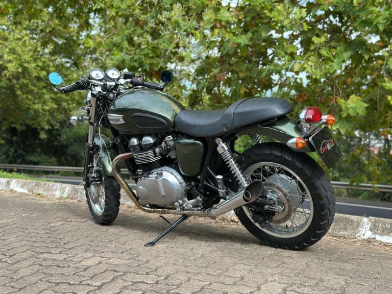 THRUXTON  - 2014 - DOIS IRMãOS