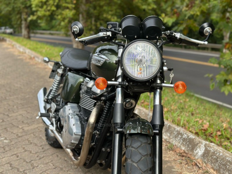 THRUXTON  - 2014 - DOIS IRMãOS