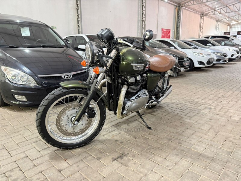 THRUXTON  - 2014 - DOIS IRMãOS