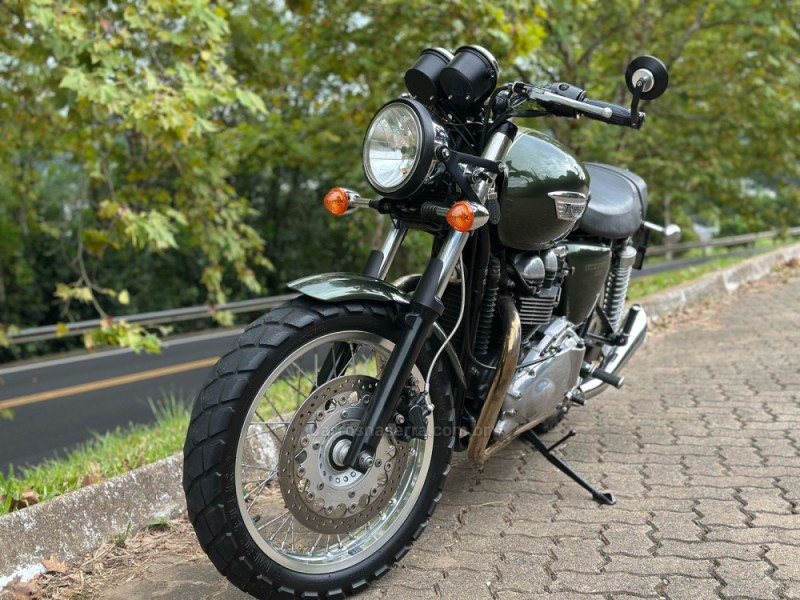 THRUXTON  - 2014 - DOIS IRMãOS