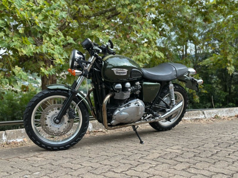 THRUXTON  - 2014 - DOIS IRMãOS