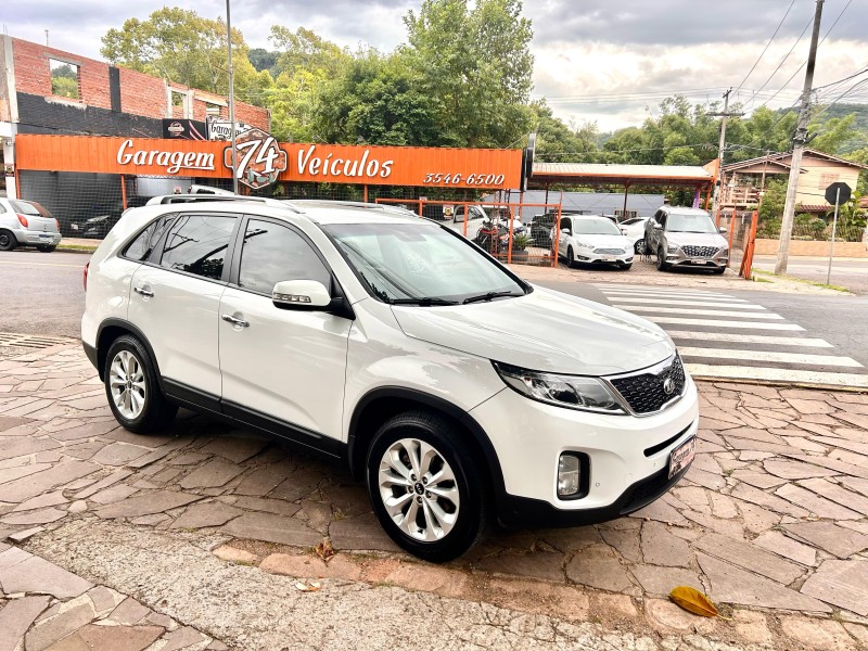SORENTO 2.4 EX 4X2 16V GASOLINA 4P AUTOMÁTICO - 2014 - TRêS COROAS