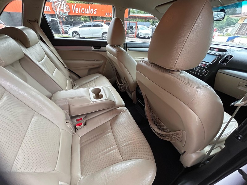 SORENTO 2.4 EX 4X2 16V GASOLINA 4P AUTOMÁTICO - 2014 - TRêS COROAS