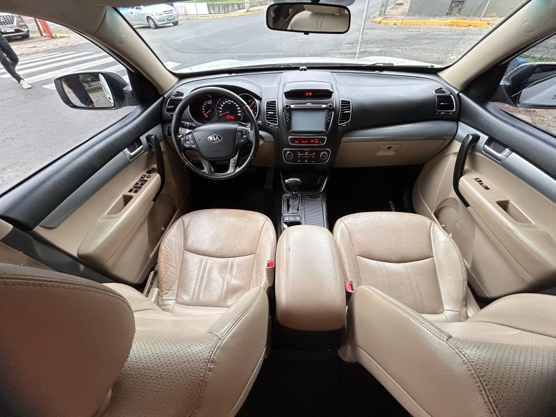 SORENTO 2.4 EX 4X2 16V GASOLINA 4P AUTOMÁTICO - 2014 - TRêS COROAS