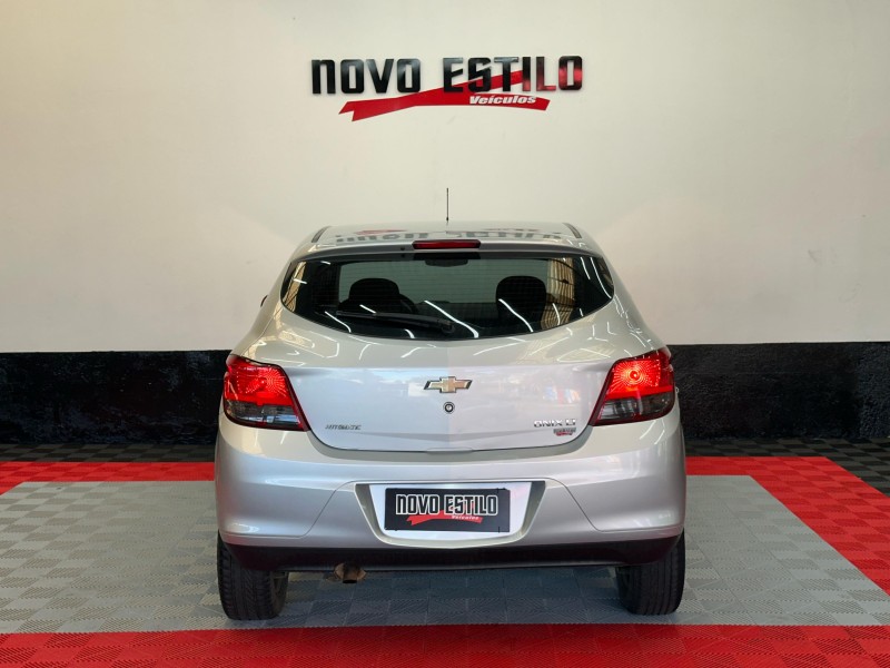 ONIX 1.4 MPFI LT 8V FLEX 4P AUTOMÁTICO - 2015 - CAXIAS DO SUL