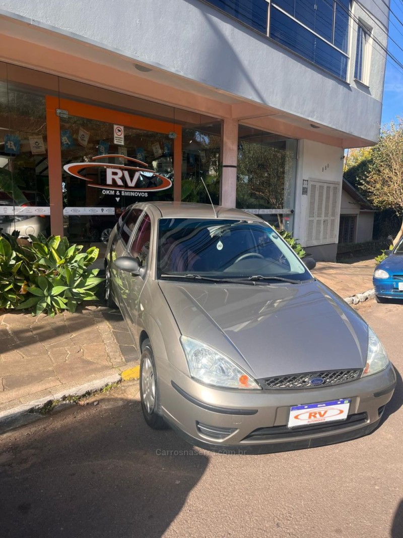 FOCUS 1.6 GLX 16V FLEX 4P MANUAL - 2008 - CARLOS BARBOSA