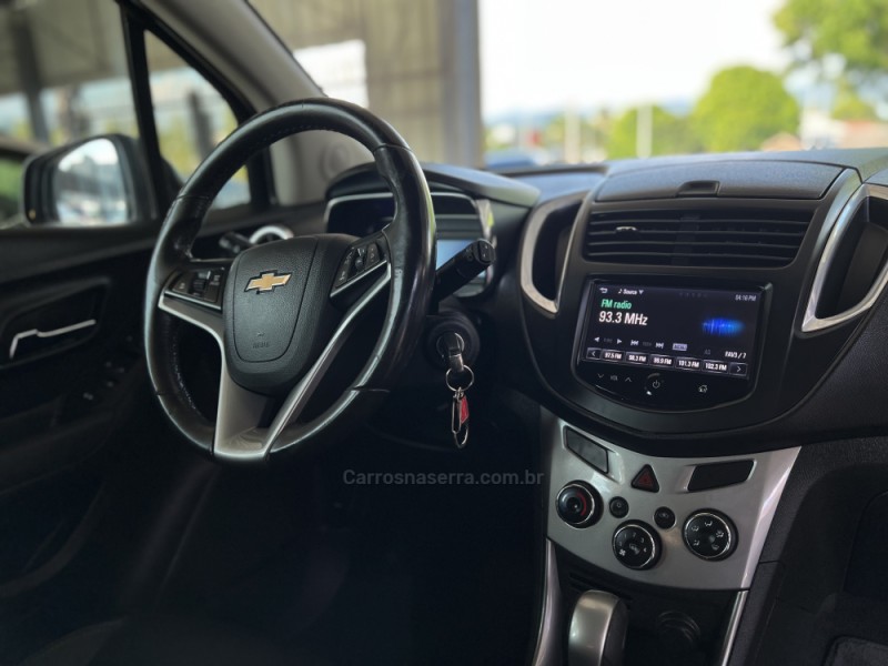 TRACKER 1.8 MPFI LTZ 4X2 16V FLEX 4P AUTOMÁTICO - 2014 - BOM PRINCíPIO