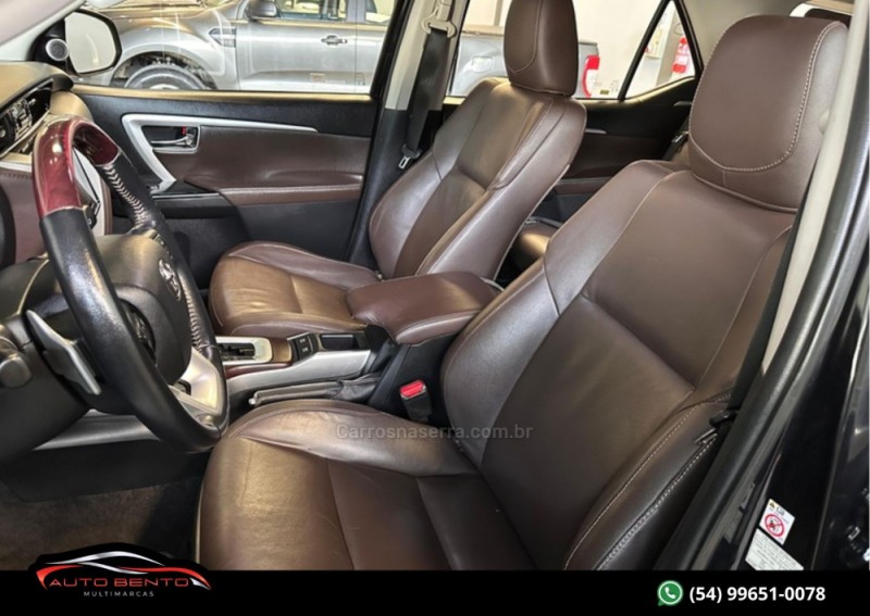 HILUX SW4 2.8 SRX 4X4 7 LUGARES 16V TURBO INTERCOOLER DIESEL 4P AUTOMÁTICO - 2016 - BENTO GONçALVES