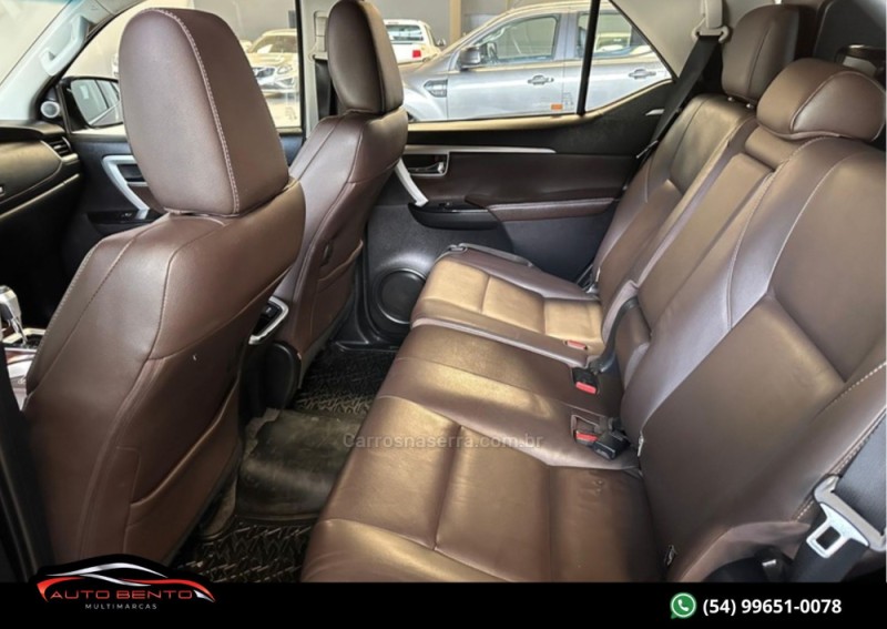 HILUX SW4 2.8 SRX 4X4 7 LUGARES 16V TURBO INTERCOOLER DIESEL 4P AUTOMÁTICO - 2016 - BENTO GONçALVES
