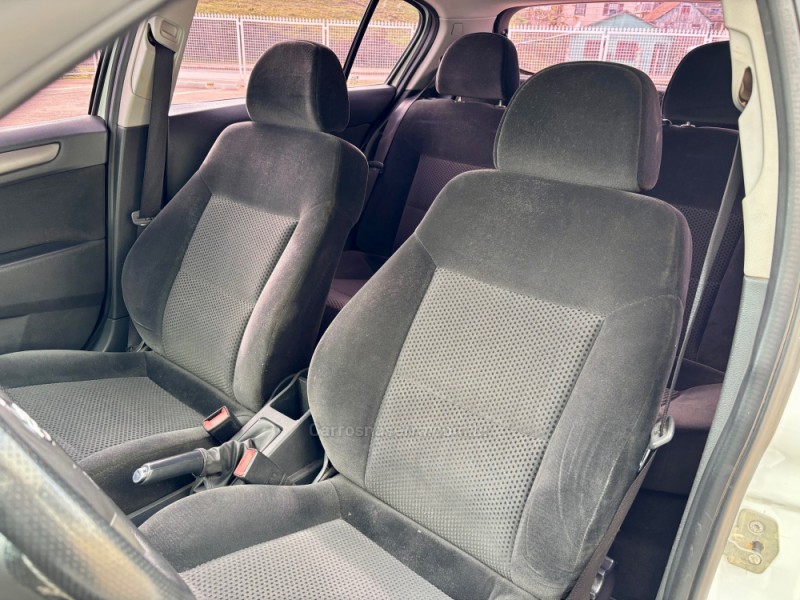 VECTRA 2.0 MPFI GT HATCH 8V FLEX 4P MANUAL - 2011 - BOM JESUS