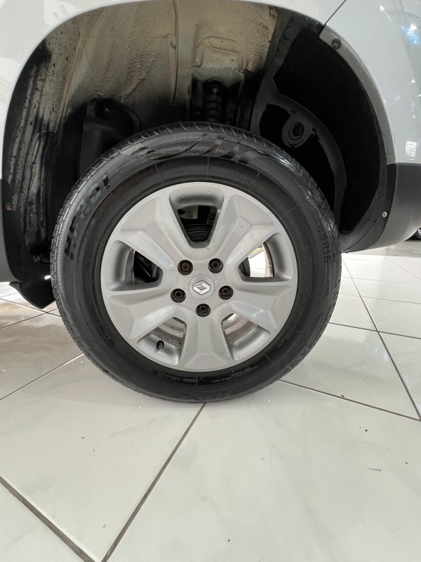 DUSTER 1.6 DYNAMIQUE 4X2 16V FLEX 4P AUTOMÁTICO - 2018 - PORTãO