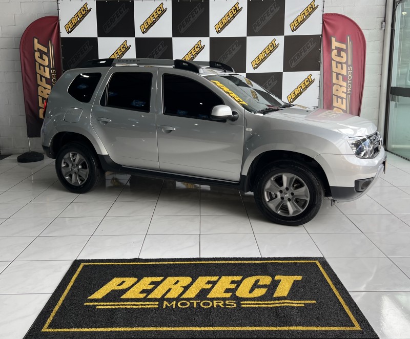 DUSTER 1.6 DYNAMIQUE 4X2 16V FLEX 4P AUTOMÁTICO - 2018 - PORTãO