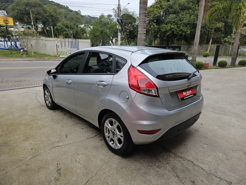 FIESTA 1.6 SEL HATCH 16V FLEX 4P MANUAL - 2017 - CAXIAS DO SUL