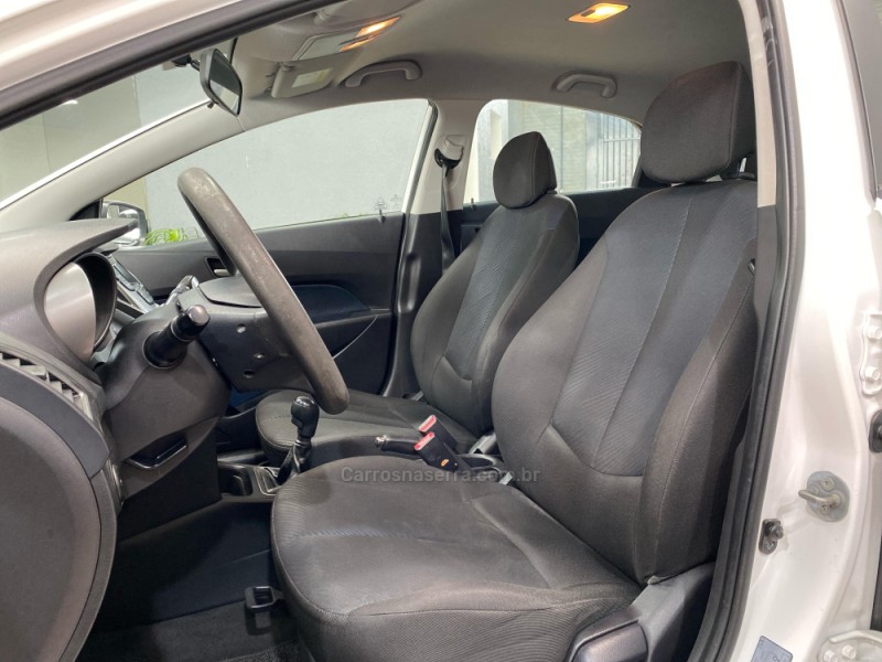 HB20 1.6 COMFORT 16V FLEX 4P MANUAL - 2014 - VACARIA