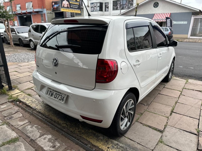 FOX 1.0 MI TRENDLINE 8V FLEX 4P MANUAL - 2013 - CAXIAS DO SUL
