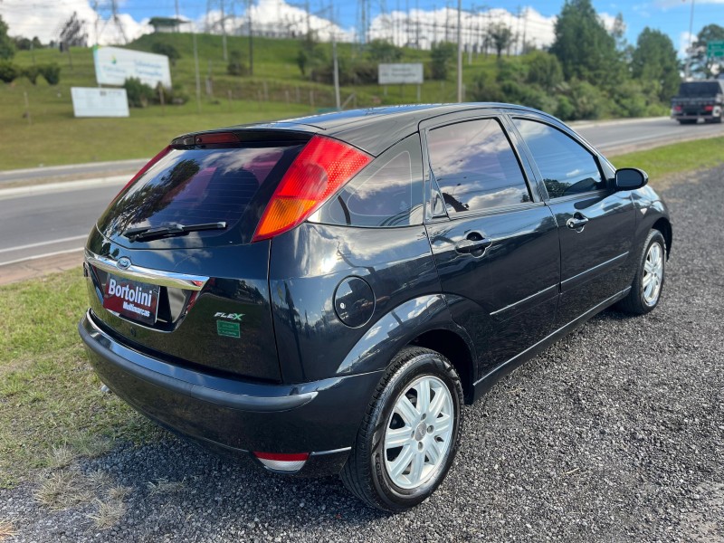 FOCUS 1.6 GL 8V FLEX 4P MANUAL - 2009 - FARROUPILHA