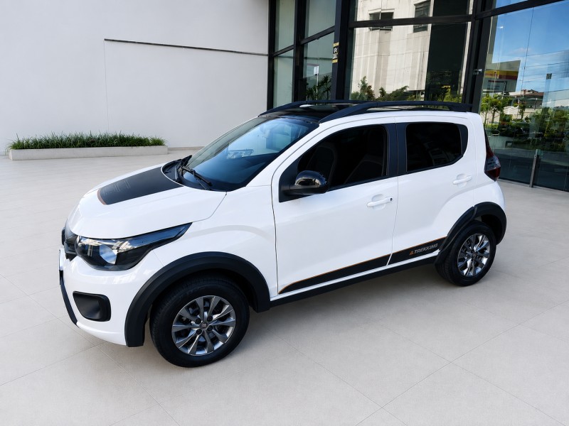 mobi 1.0 trekking 8v flex 4p manual 2023 caxias do sul