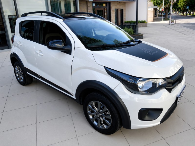 MOBI 1.0 TREKKING 8V FLEX 4P MANUAL - 2023 - CAXIAS DO SUL