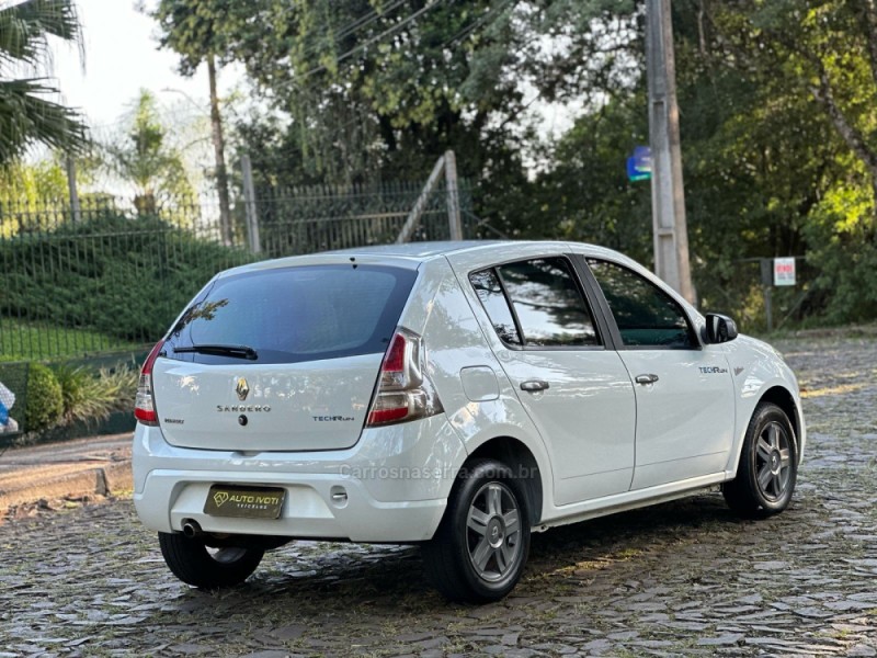 SANDERO 1.0 TECH RUN 16V FLEX 4P MANUAL - 2014 - IVOTI
