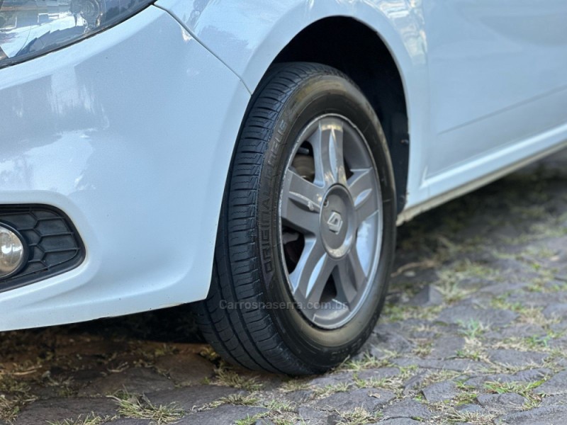 SANDERO 1.0 TECH RUN 16V FLEX 4P MANUAL - 2014 - IVOTI