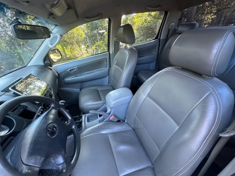 HILUX 3.0 SRV 4X4 CD 16V TURBO DIESEL 4P MANUAL - 2006 - IVOTI