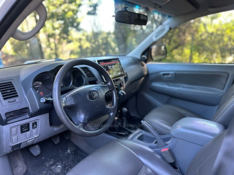 HILUX 3.0 SRV 4X4 CD 16V TURBO DIESEL 4P MANUAL - 2006 - IVOTI