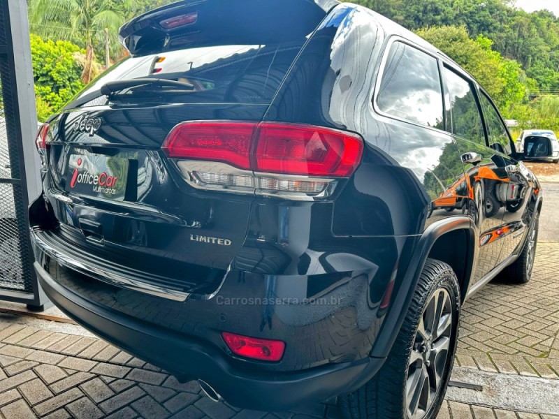 GRAND CHEROKEE 3.6 LIMITED 4X4 V6 24V GASOLINA 4P AUTOMATICO - 2018 - TRêS COROAS