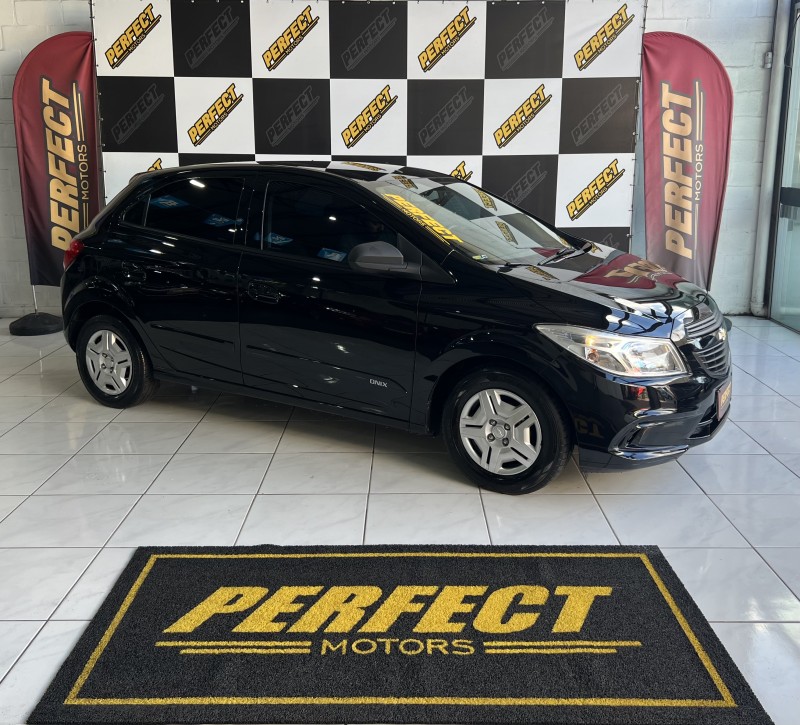 ONIX 1.0 JOY HATCH 8VFLEX 4P MANUAL - 2017 - PORTãO