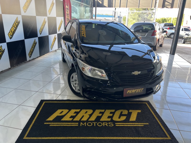 ONIX 1.0 JOY HATCH 8VFLEX 4P MANUAL - 2017 - PORTãO