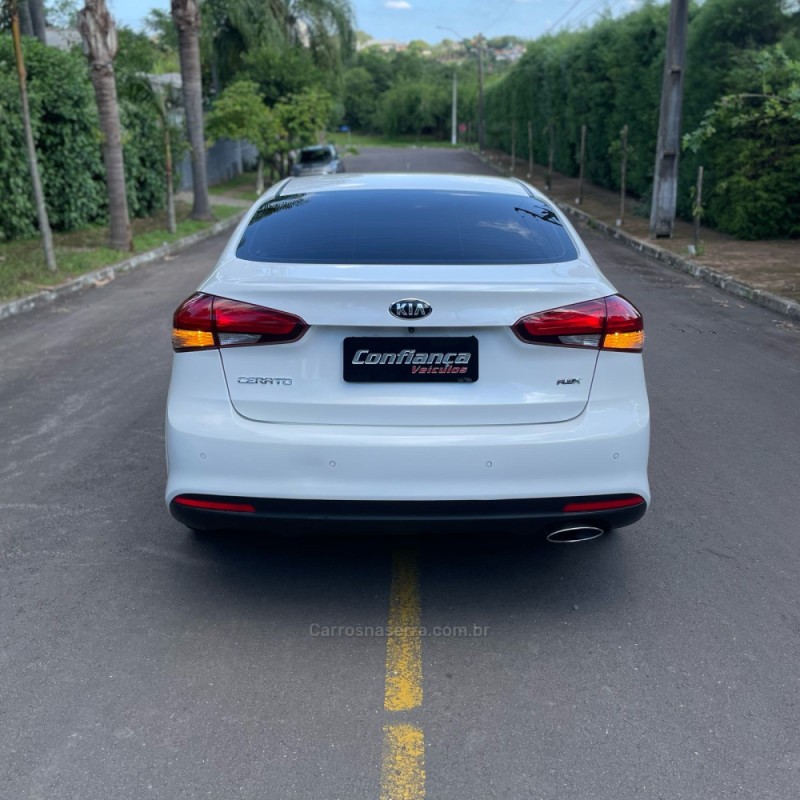 CERATO 1.6 16V SX4 GASOLINA 4P AUTOMÁTICO - 2017 - CAMPO BOM