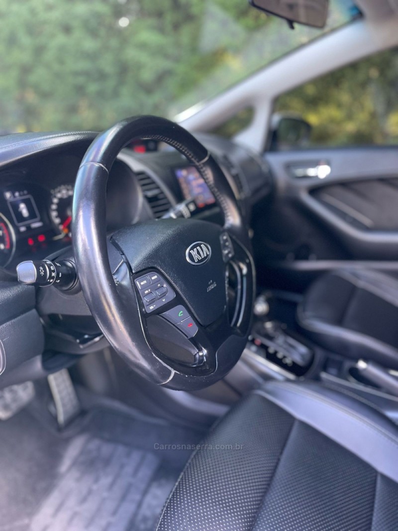 CERATO 1.6 16V SX4 GASOLINA 4P AUTOMÁTICO - 2017 - CAMPO BOM