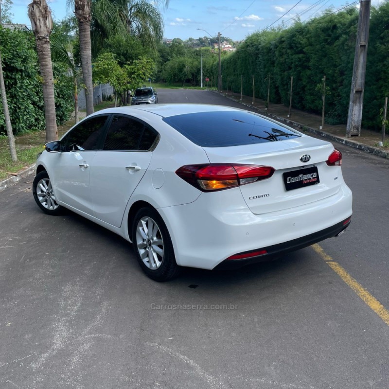 CERATO 1.6 16V SX4 GASOLINA 4P AUTOMÁTICO - 2017 - CAMPO BOM
