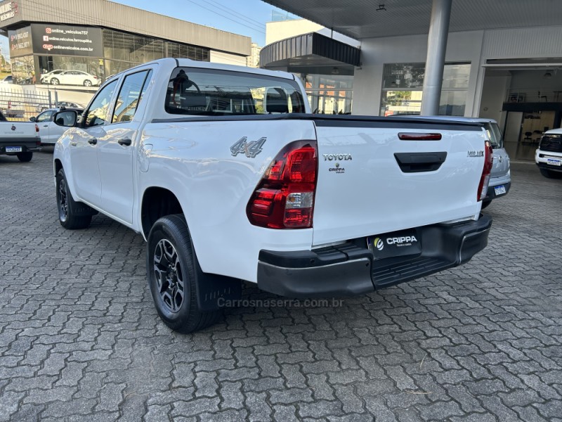 HILUX 2.8 STD 4X4 CD 16V DIESEL 4P MANUAL - 2022 - FARROUPILHA