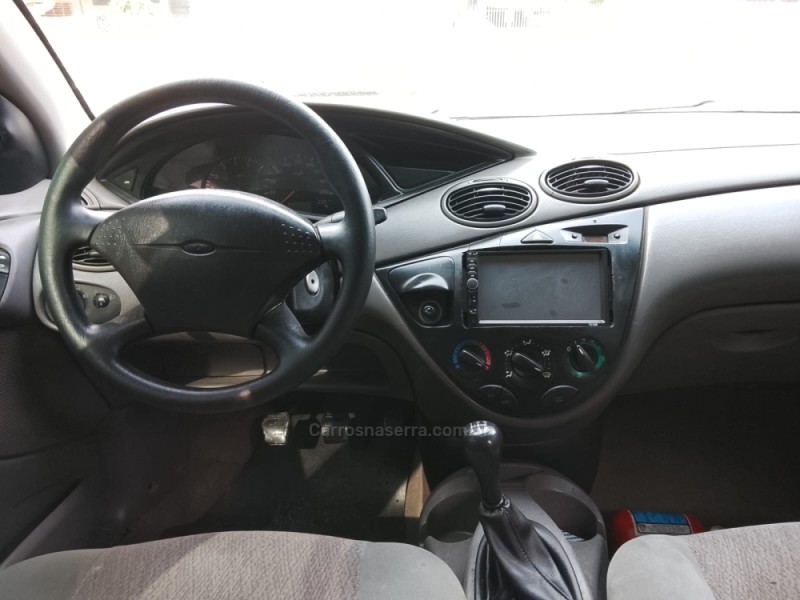 FOCUS 1.8 16V GASOLINA 4P MANUAL - 2001 - CAXIAS DO SUL