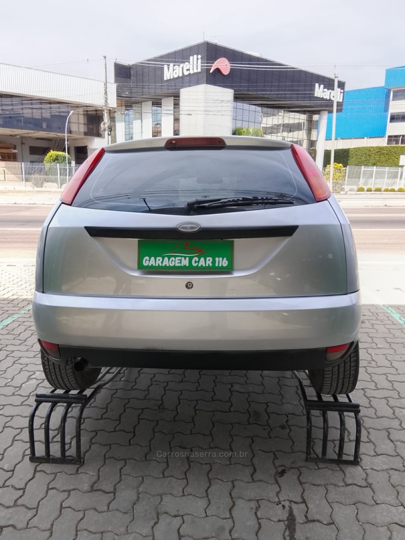 FOCUS 1.8 16V GASOLINA 4P MANUAL - 2001 - CAXIAS DO SUL