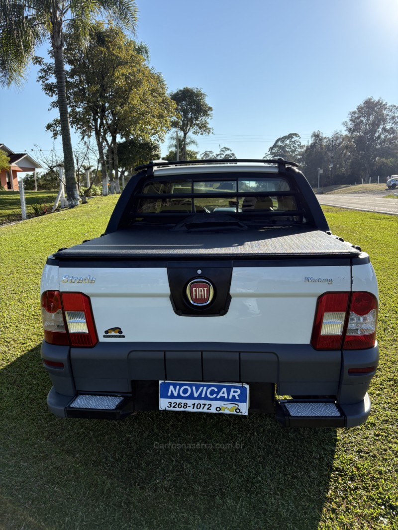 STRADA 1.4 MPI WORKING CD 8V FLEX 2P MANUAL - 2012 - FARROUPILHA