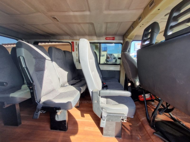 JUMPER 2.3 MINIBUS 16V TURBO INTERCOOLER DIESEL 4P MANUAL - 2012 - PORTãO