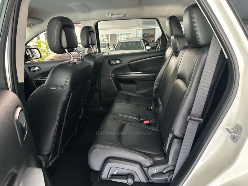 FREEMONT 2.4 EMOTION 16V GASOLINA 4P AUTOMÁTICO - 2014 - NOVO HAMBURGO
