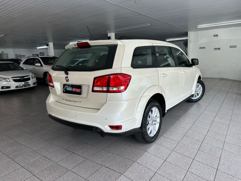 FREEMONT 2.4 EMOTION 16V GASOLINA 4P AUTOMÁTICO - 2014 - NOVO HAMBURGO