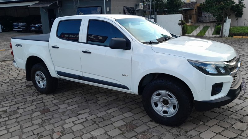 S10 2.8 LS 4X4 CD 16V TURBO DIESEL 4P MANUAL - 2021 - FARROUPILHA