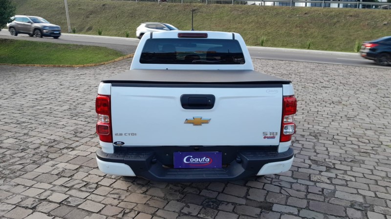 S10 2.8 LS 4X4 CD 16V TURBO DIESEL 4P MANUAL - 2021 - FARROUPILHA