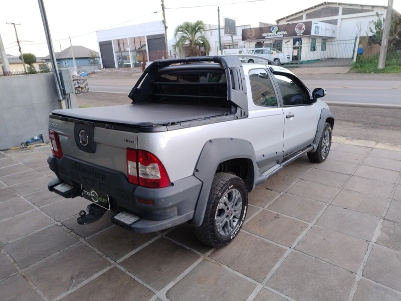 STRADA 1.8 MPI ADVENTURE LOCKER CD 8V FLEX 2P MANUAL - 2010 - VACARIA