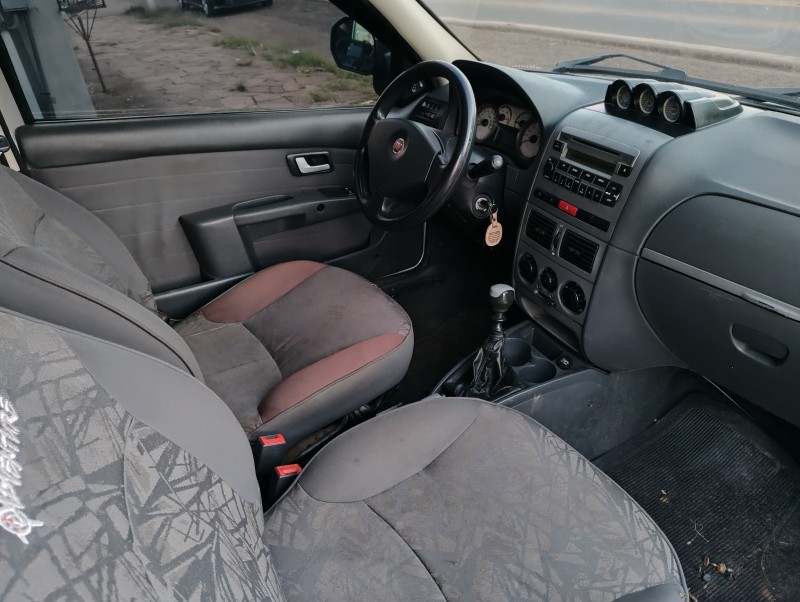 STRADA 1.8 MPI ADVENTURE LOCKER CD 8V FLEX 2P MANUAL - 2010 - VACARIA