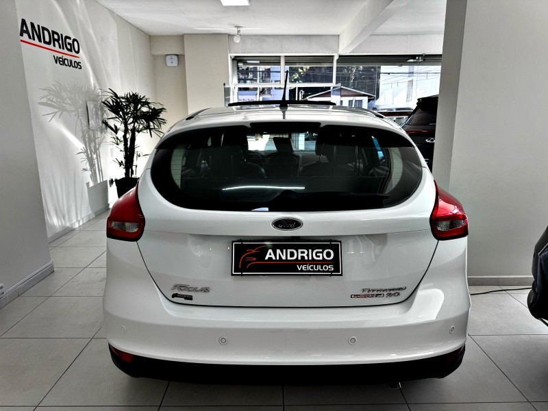 FOCUS 2.0 TITANIUM PLUS HATCH 16V FLEX 4P AUTO - 2016 - CAXIAS DO SUL