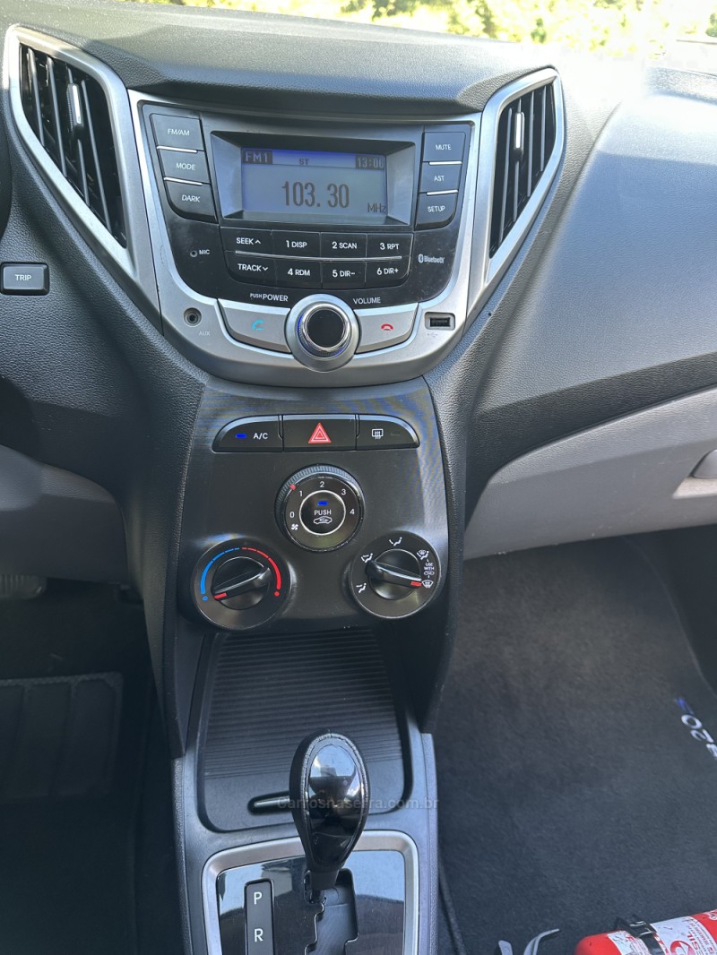 HB20S 1.6 PREMIUM 16V FLEX 4P AUTOMÁTICO - 2014 - NOVA PRATA