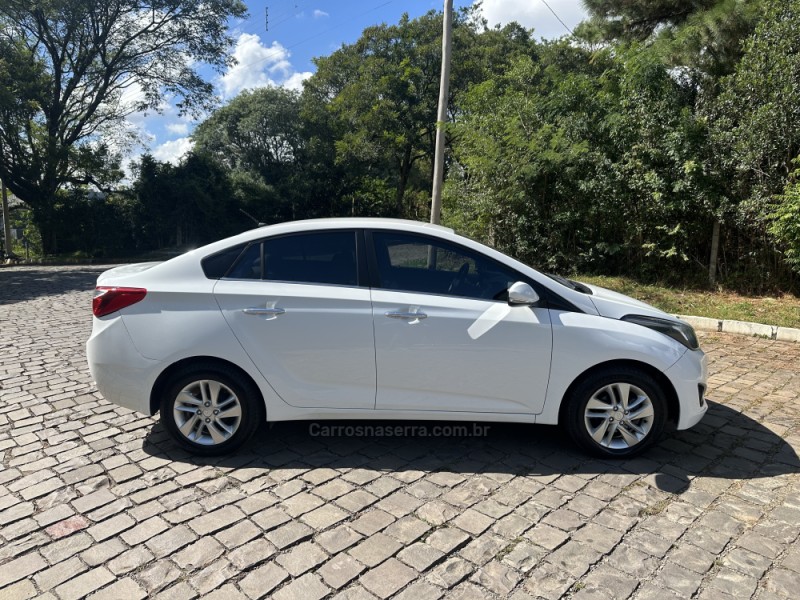 HB20S 1.6 PREMIUM 16V FLEX 4P AUTOMÁTICO - 2014 - NOVA PRATA