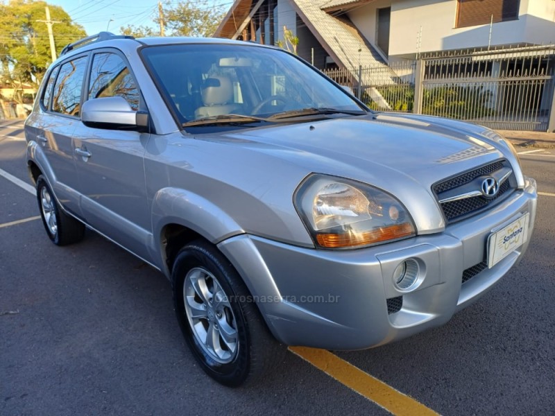 TUCSON 2.0 MPFI GLS 16V 143CV 2WD GASOLINA 4P AUTOMÁTICO - 2017 - PASSO FUNDO