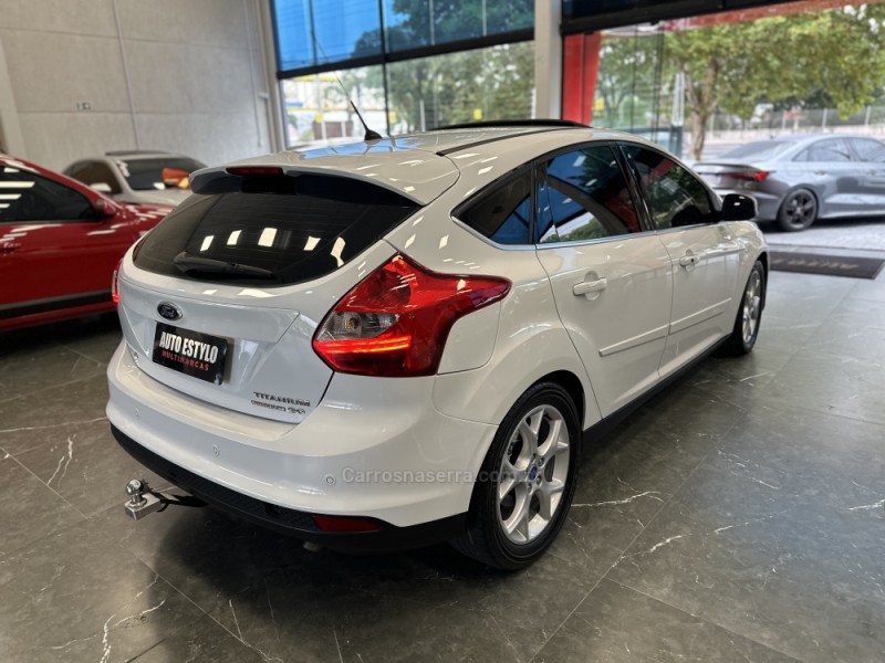 FOCUS 2.0 TITANIUM PLUS HATCH 16V FLEX 4P AUTO - 2015 - ESTâNCIA VELHA